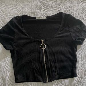 Tres Bien Black Crop Top